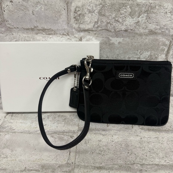 COACH Black‎ Logo Wristlet With Box - Picture 1 of 5